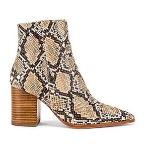 NWOB Raye Merit Bootie in Natural Snakeskin SZ 9 Leather Zip Close Beautiful!
